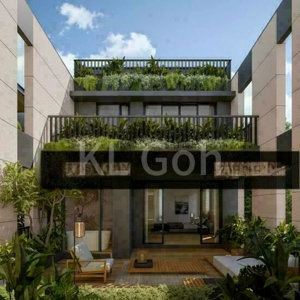 6 Bed Bungalow (Landed) for Sale in  East Palm - Image 1