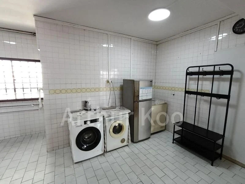 5 Room (5A) HDB for Rent in  553 Jurong West Street 42 - Image 4