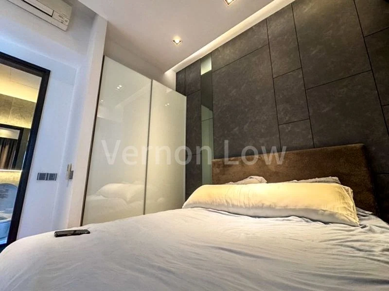 1 Bed Apartment (Condo) for Sale in  Three Balmoral - Image 3