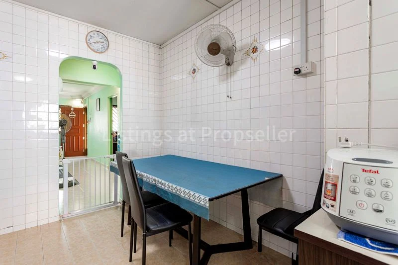 3 Room (3A) HDB for Sale in 205 Petir Road - Image 4