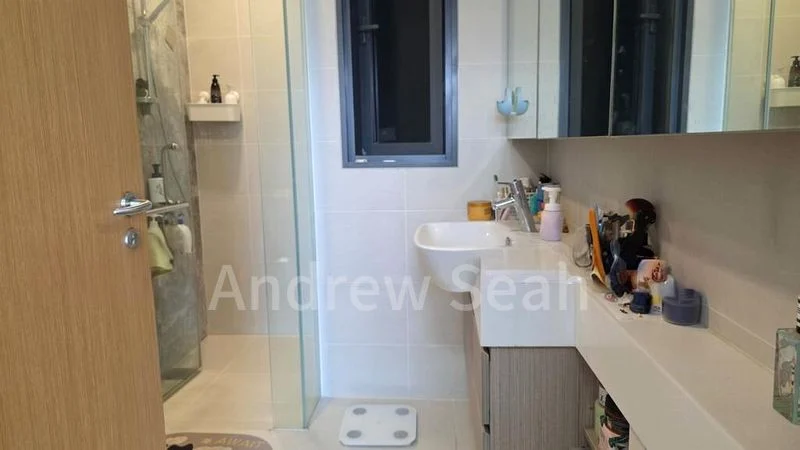 3 Bed Condo for Rent in  The Lakefront Residences - Image 10