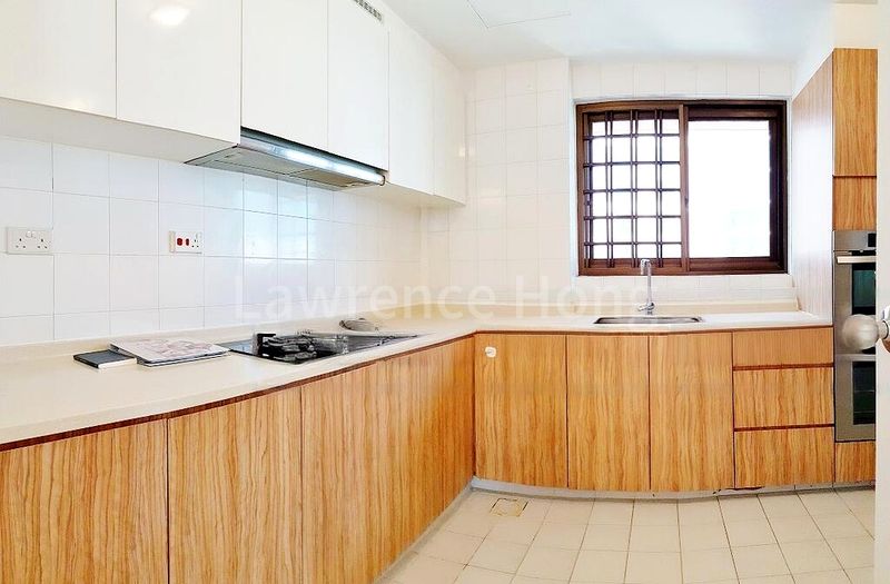 3 Bed Condo for Rent in  Parkway View - Image 5