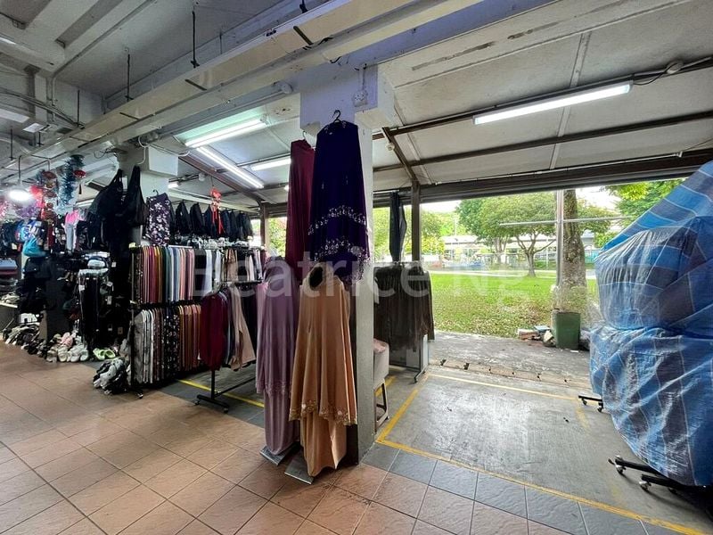 Shop / Shophouse for Rent: 374 Bukit Batok Street 31 - Image 2