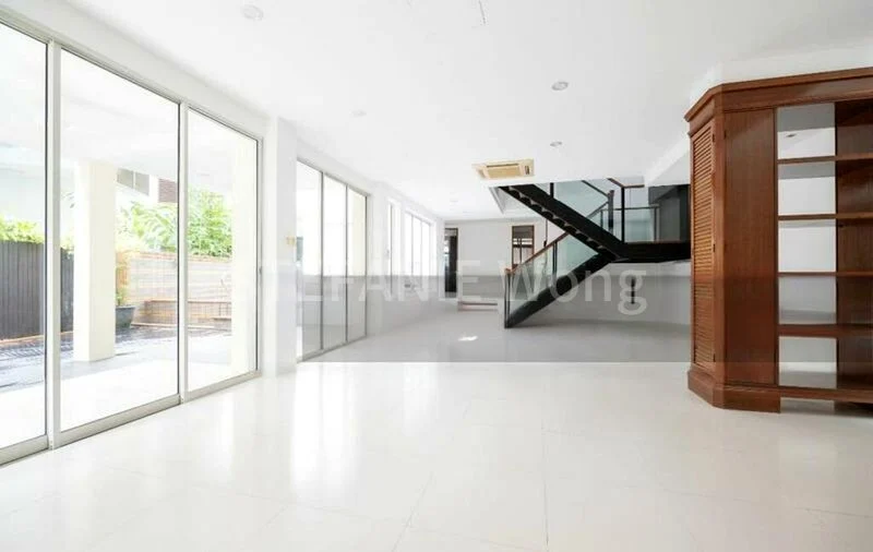 6 Bed Semi-Detached House (Landed) for Sale in Cold Storage Jelita - Image 1