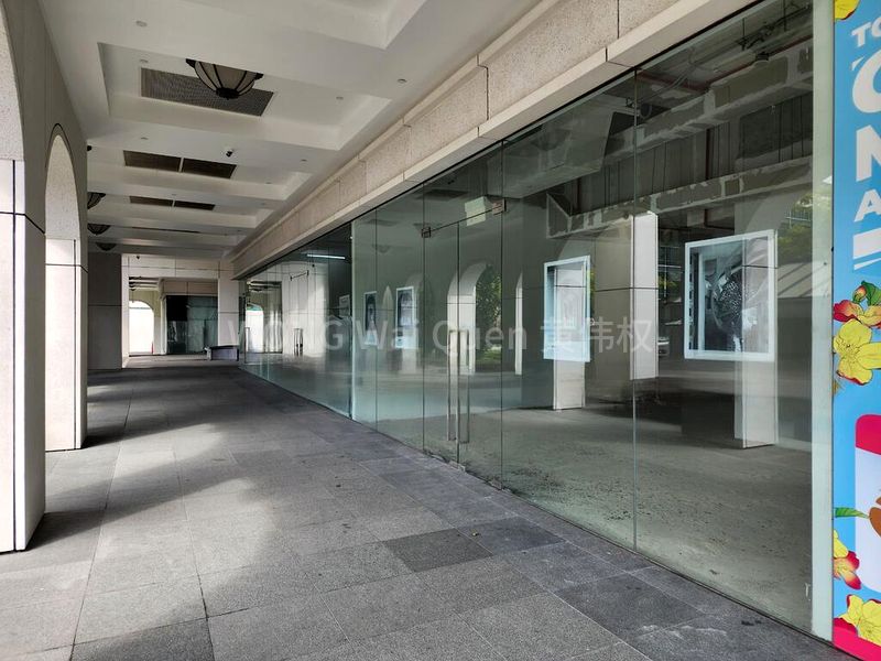 Food & Beverage for Rent: City Hall Square - Image 3