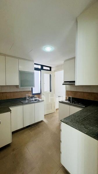 3 Bed Condo for Sale in East Meadows - Image 2