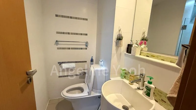 3 Bed Condo for Rent in  The Quartz - Image 2