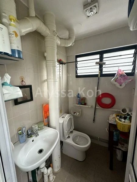 Common Room (HDB) for Rent in  180 Bukit Batok West Avenue 8 - Image 4