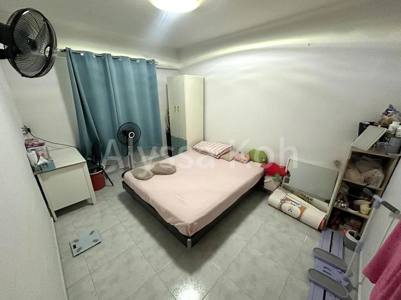 Common Room (HDB) for Rent in  180 Bukit Batok West Avenue 8 - Image 1