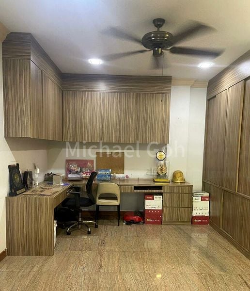 7 Bed Corner Terrace (Landed) for Sale in  Sunbird Park - Image 2