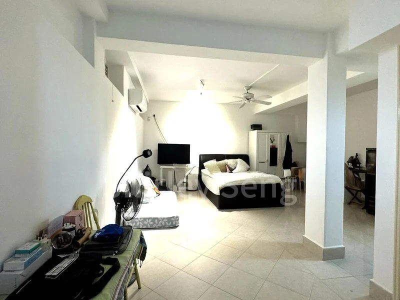 5 Bed Semi-Detached House (Landed) for Sale in  Holland Grove - Image 5