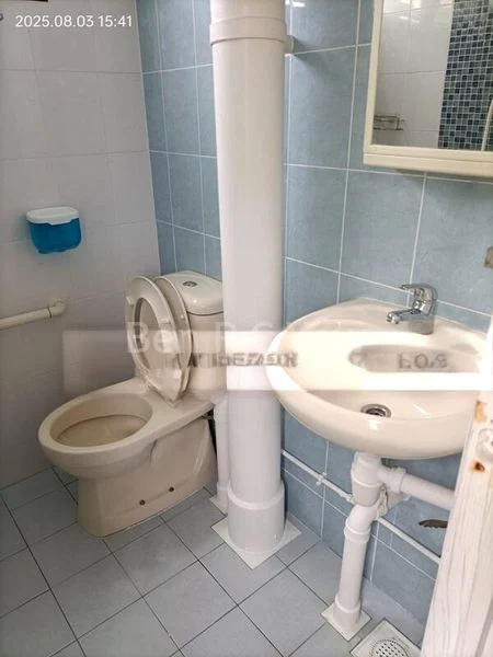 Common Room (HDB) for Rent in  204 Yishun Street 21 - Image 1