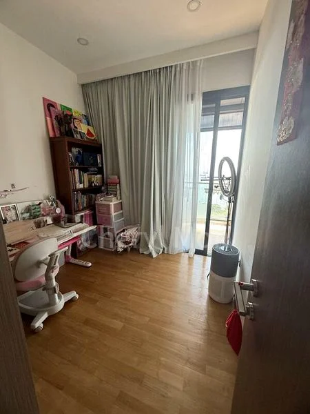 5 Bed Apartment (Condo) for Sale in  Seaside Residences - Image 2