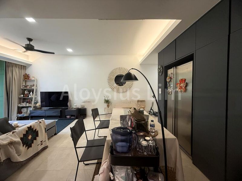 3 Bed Condo for Sale in  The Glades - Image 2