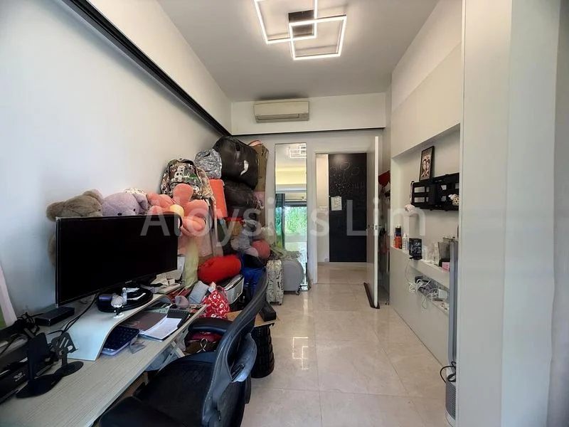 3 Bed Condo for Sale in  The Glades - Image 7