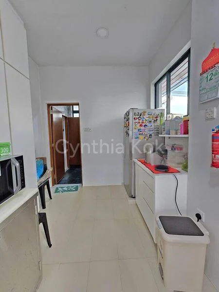 5 Bed Terraced House (Landed) for Sale in  Mugliston Hill - Image 11