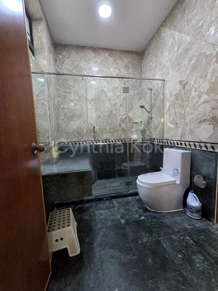 5 Bed Terraced House (Landed) for Sale in  Mugliston Hill - Image 8