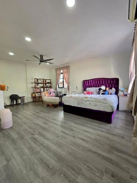 5 Bed Terraced House (Landed) for Sale in  Mugliston Hill - Image 5