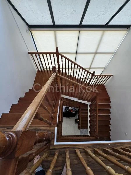 5 Bed Terraced House (Landed) for Sale in  Mugliston Hill - Image 2