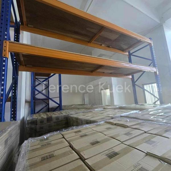 Light Industrial (B1) for Rent: 1,200 Sqft Warehouse, Shop & Office Space on 15 Main Street Complex. - Image 6