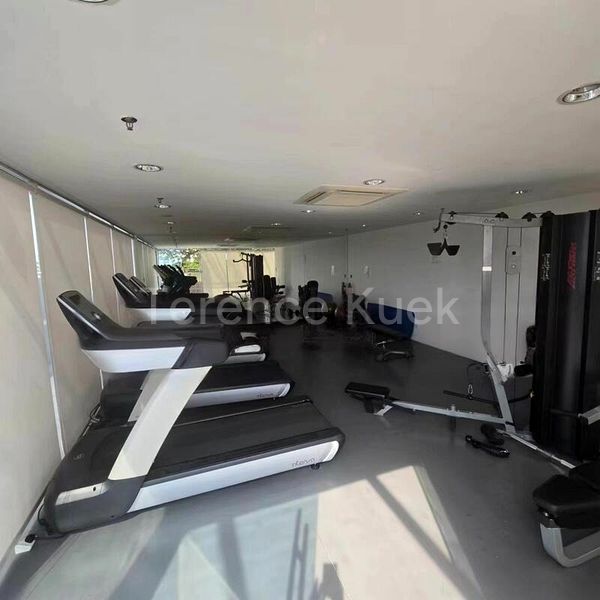 Light Industrial (B1) for Rent: 1,200 Sqft Warehouse, Shop & Office Space on 15 Main Street Complex. - Image 4