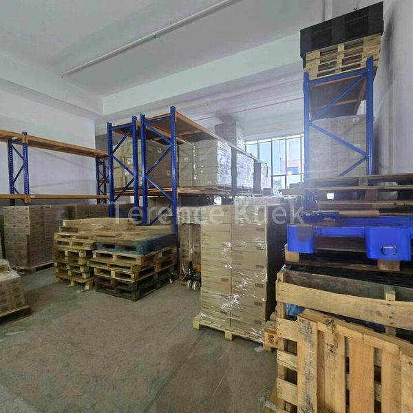 Light Industrial (B1) for Rent: 1,200 Sqft Warehouse, Shop & Office Space on 15 Main Street Complex. - Image 7