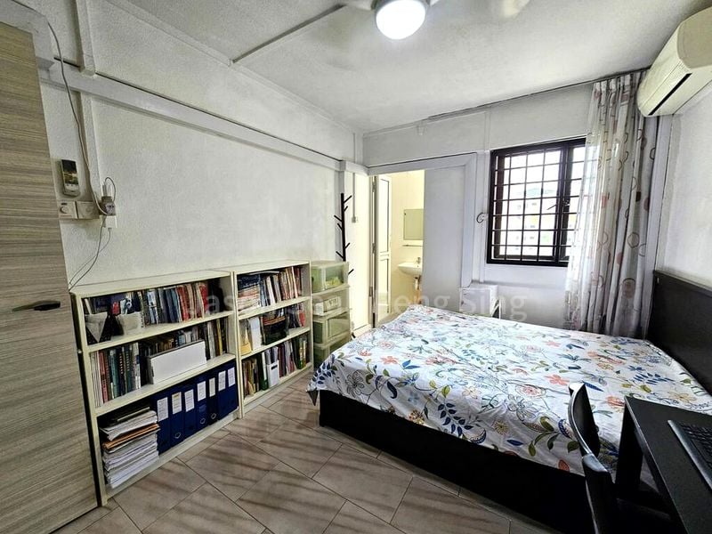 3 Room (3S) HDB for Sale in  210 Serangoon Central - Image 4