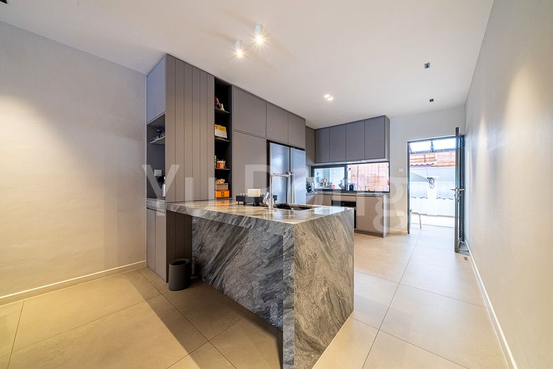 5 Bed Terraced House (Landed) for Sale in Hillside Drive - Image 5