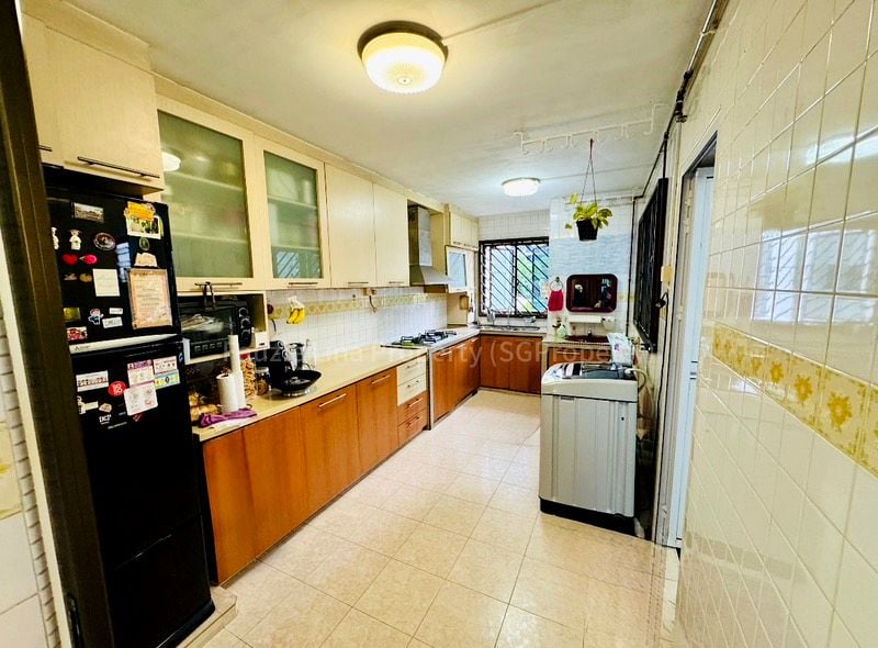 5 Room (5I) HDB for Sale in  238 Lorong 1 Toa Payoh - Image 6