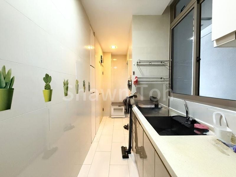 3 Bed Condo for Rent in  The Waterline - Image 3