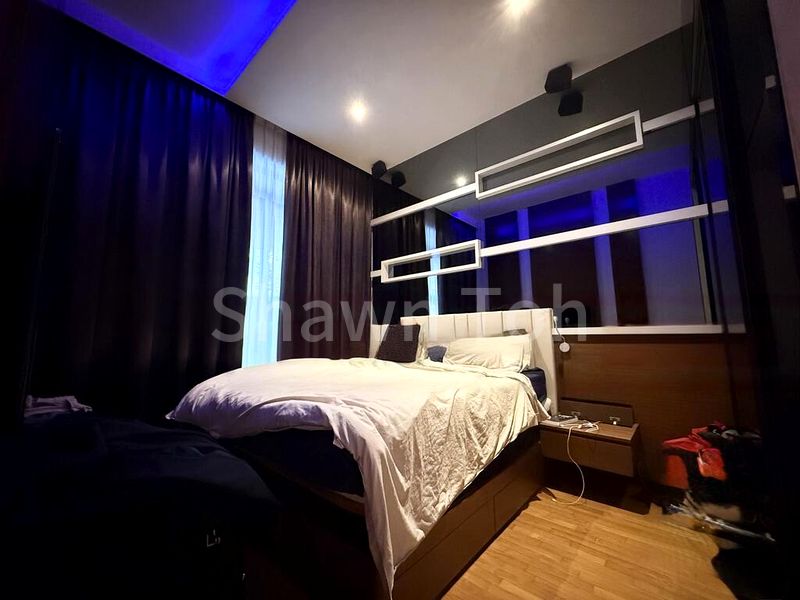 3 Bed Condo for Rent in  The Waterline - Image 4