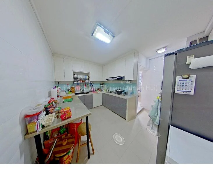 Executive HDB for Sale in  326 Tampines Street 32 - Image 2