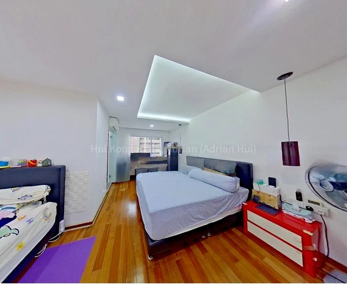 Executive HDB for Sale in  326 Tampines Street 32 - Image 4