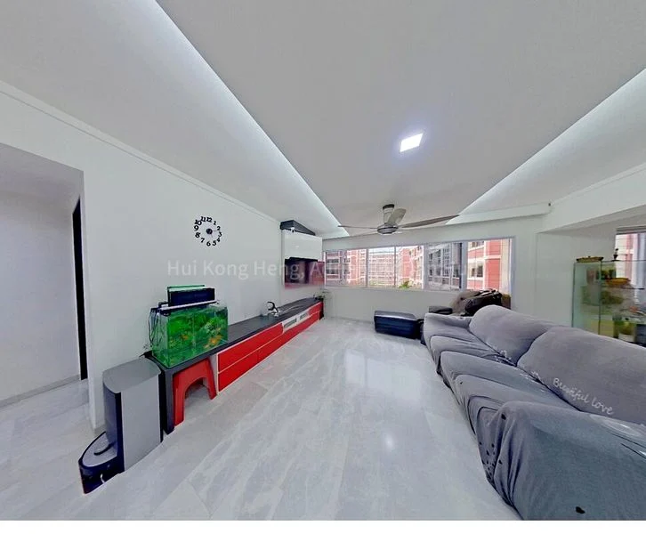 Executive HDB for Sale in  326 Tampines Street 32 - Image 1