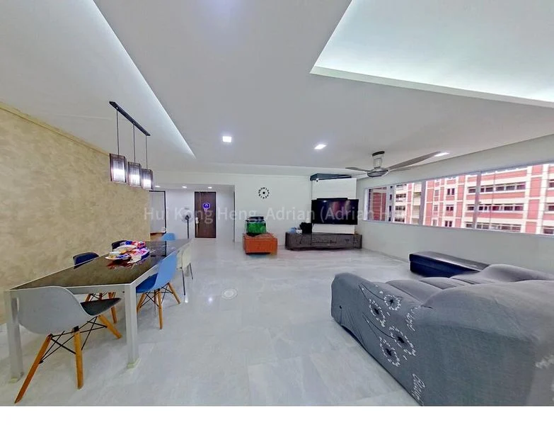 Executive HDB for Sale in  326 Tampines Street 32 - Image 7