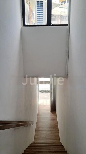Shop / Shophouse for Rent: 1yr high footfall retail, fitness, takeaway, yoga, studio, lifestyle; with bathroom. - Image 3