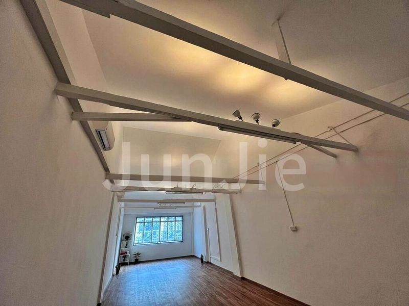 Shop / Shophouse for Rent: 1yr high footfall retail, fitness, takeaway, yoga, studio, lifestyle; with bathroom. - Image 1