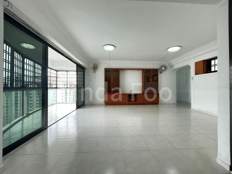 5 Room (5I) HDB for Sale in  288A Bukit Batok Street 25 - Image 2