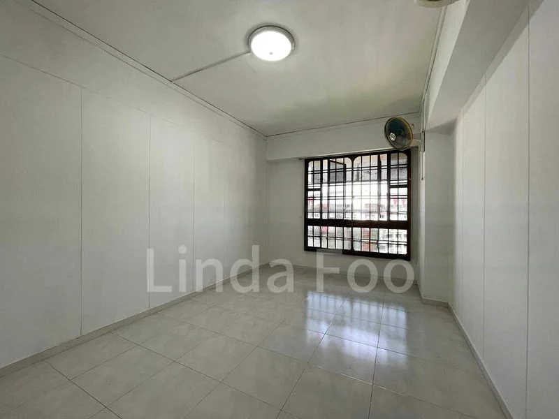 5 Room (5I) HDB for Sale in  288A Bukit Batok Street 25 - Image 4