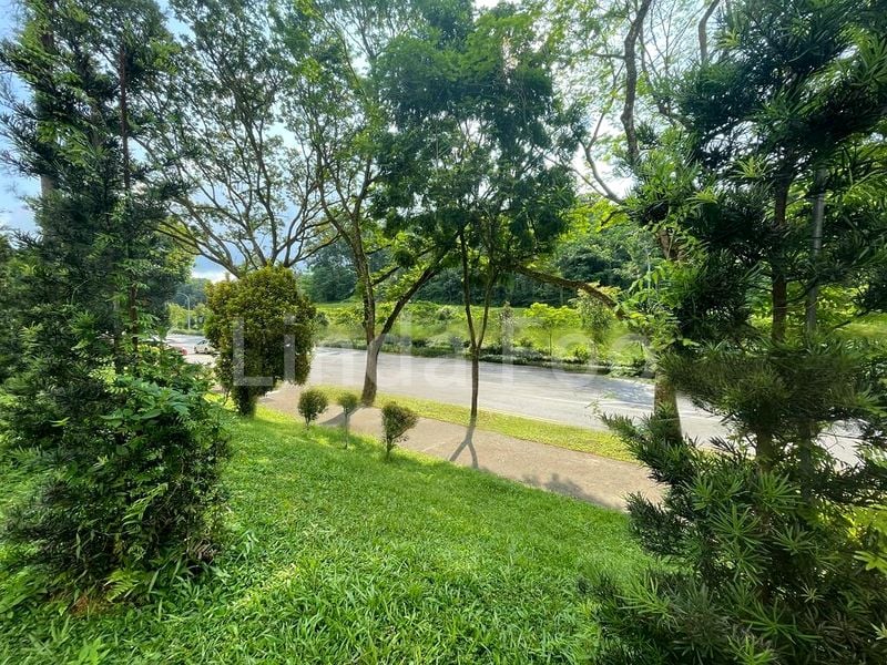 5 Room (5I) HDB for Sale in  288A Bukit Batok Street 25 - Image 12