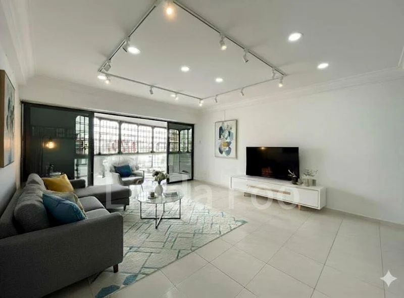 5 Room (5I) HDB for Sale in  288A Bukit Batok Street 25 - Image 18