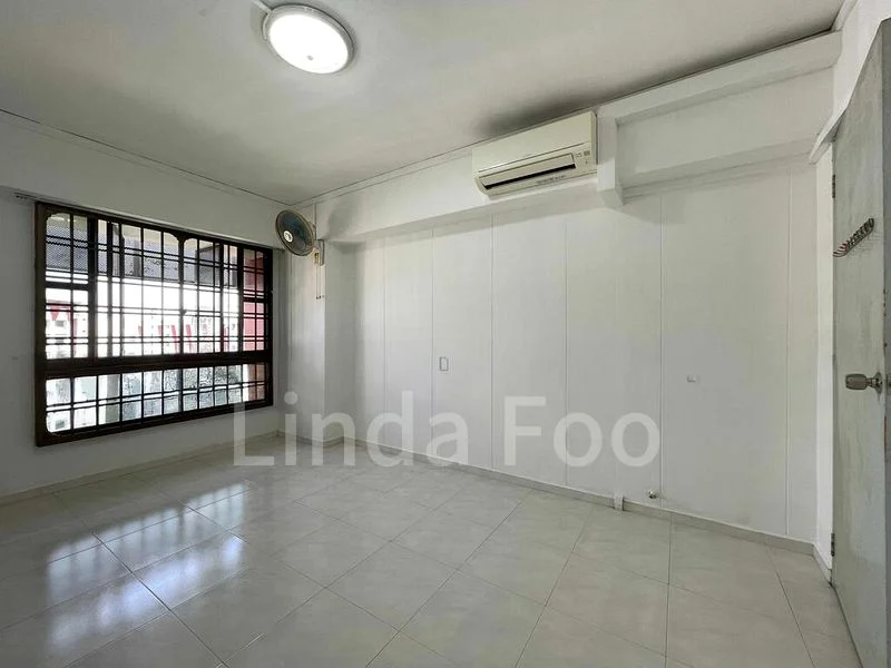 5 Room (5I) HDB for Sale in  288A Bukit Batok Street 25 - Image 17