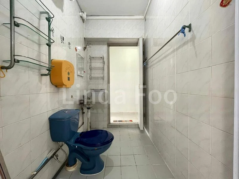 5 Room (5I) HDB for Sale in  288A Bukit Batok Street 25 - Image 8