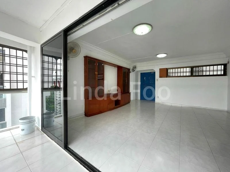 5 Room (5I) HDB for Sale in  288A Bukit Batok Street 25 - Image 3