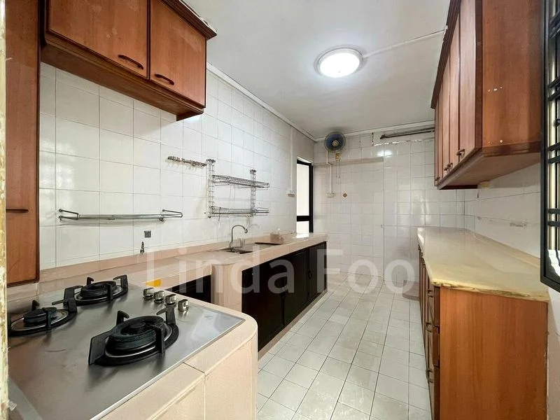 5 Room (5I) HDB for Sale in  288A Bukit Batok Street 25 - Image 14