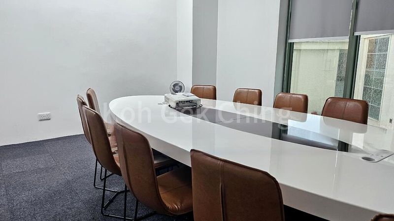 Office for Rent: King's Centre - Image 4