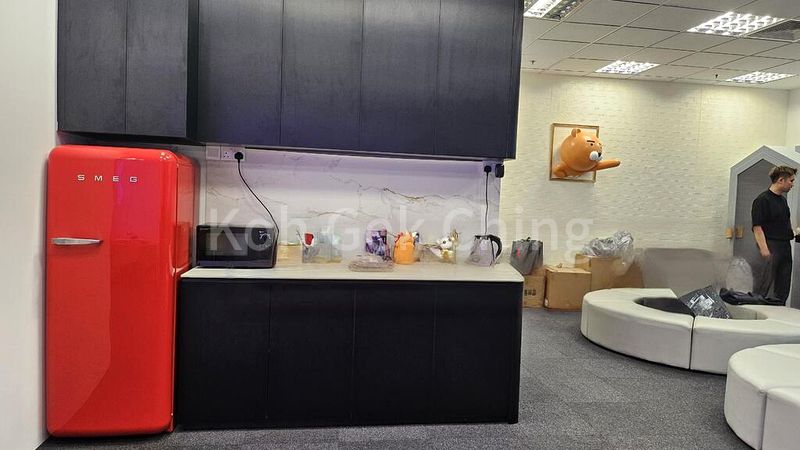 Office for Rent: King's Centre - Image 2