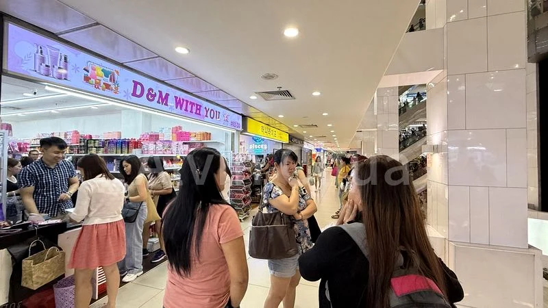 Mall Shop for Sale in  Lucky Plaza - Image 6