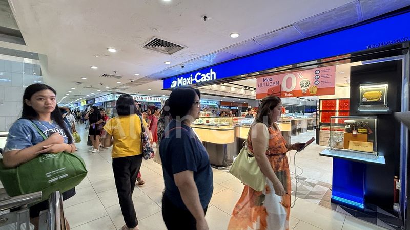 Mall Shop for Sale in Lucky Plaza - Image 17