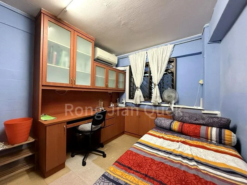 Common Room (HDB) for Rent in  168A Queensway - Image 1